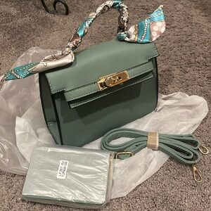 Handbag with Wallet 🙂‍↔️ *Poshmark